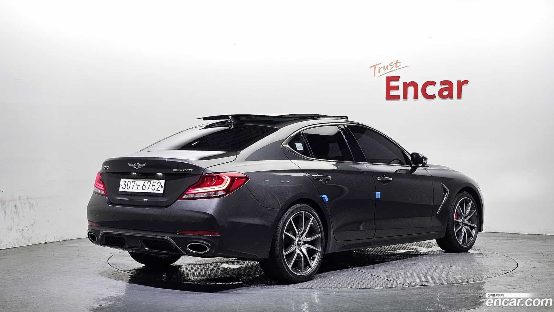 G70 Genesis 2020.0-OUTER-002