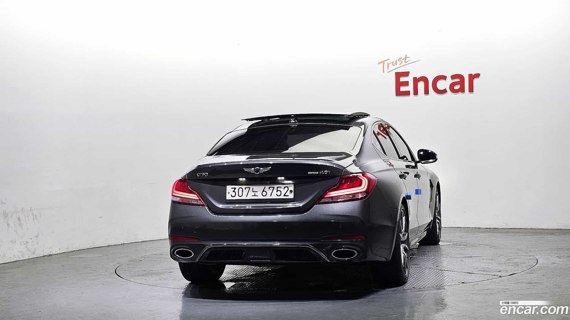 G70 Genesis 2020.0-OUTER-004