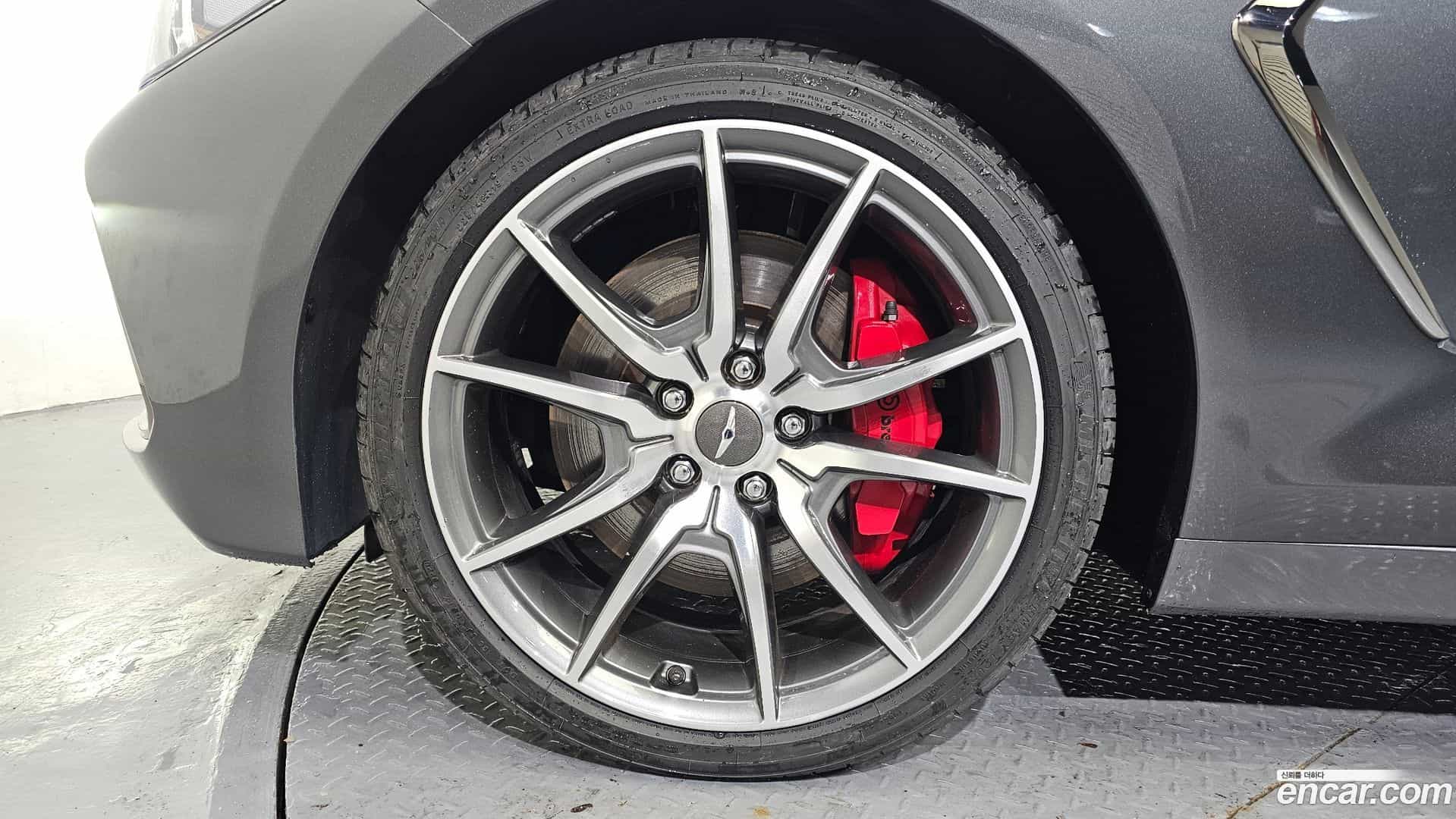G70 Genesis 2020.0-OUTER-005