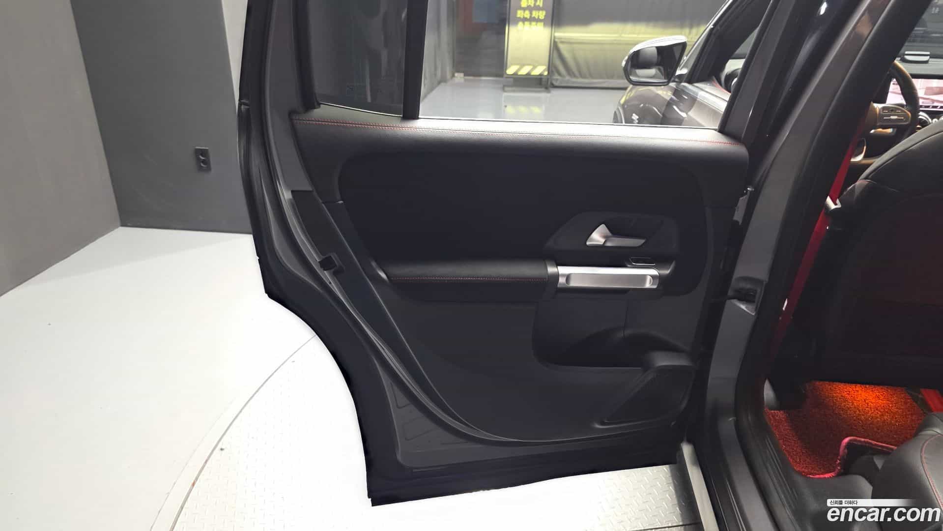 GLB-Class Mercedes-Benz 2021.5-INNER-035