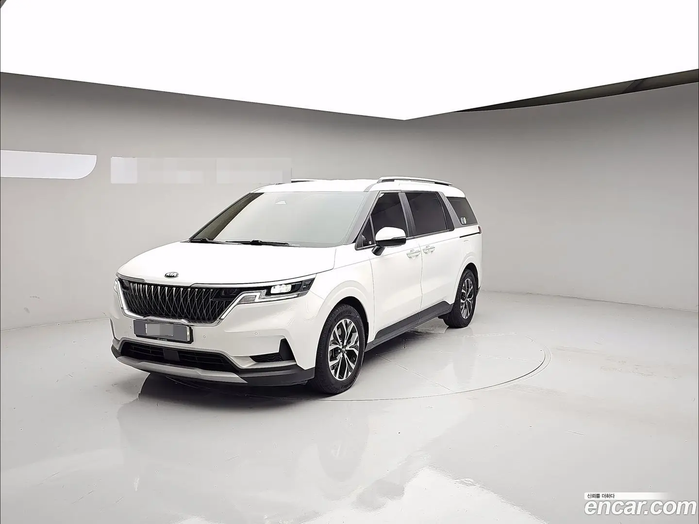 Main__Slider__Photo:Canival Kia 2020.8-0