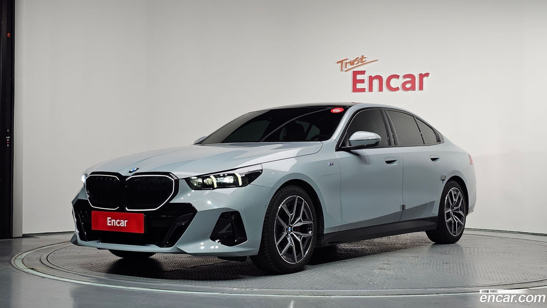 Main__Slider__Photo:5-Series BMW 2024.10-0