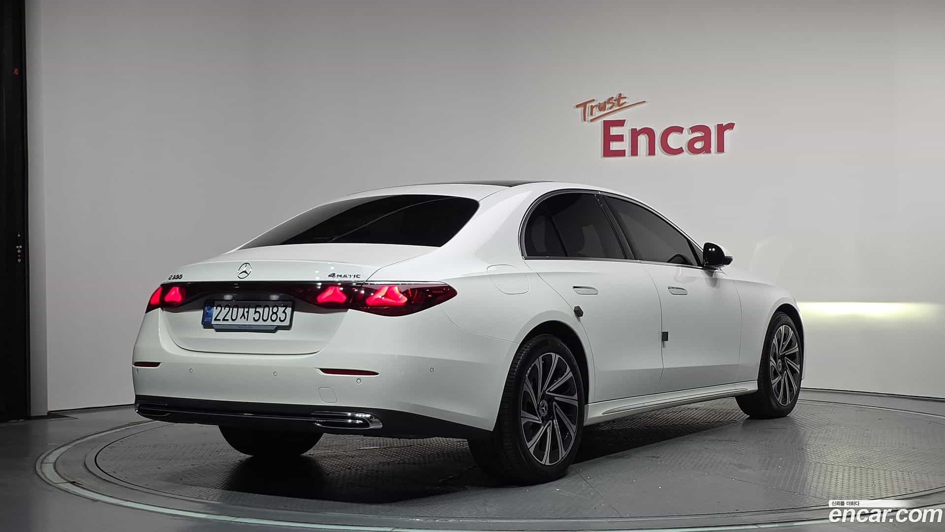 E-Class Mercedes-Benz 2024.4-OUTER-002