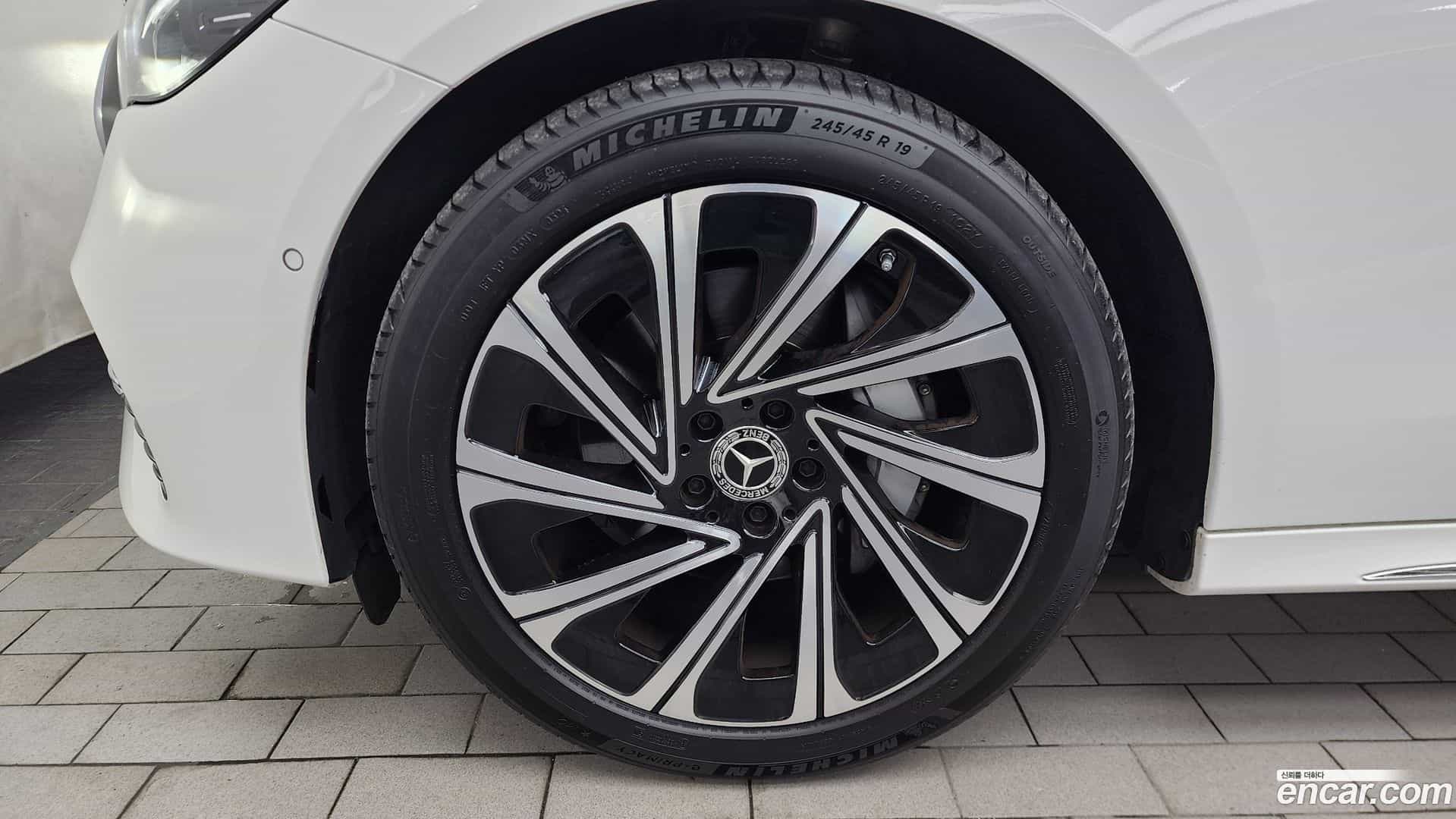 E-Class Mercedes-Benz 2024.4-OUTER-005