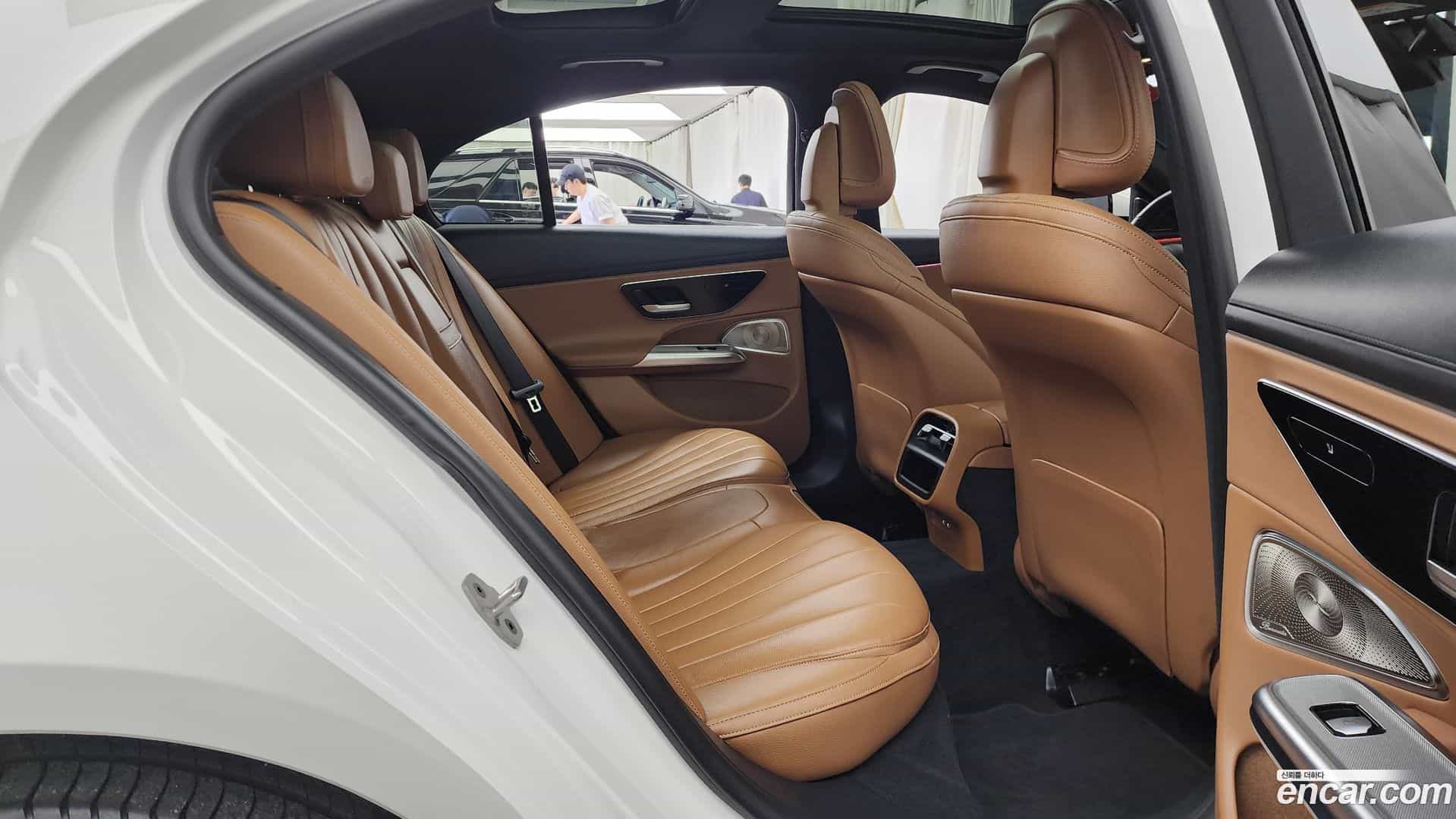 E-Class Mercedes-Benz 2024.4-OPTION-016