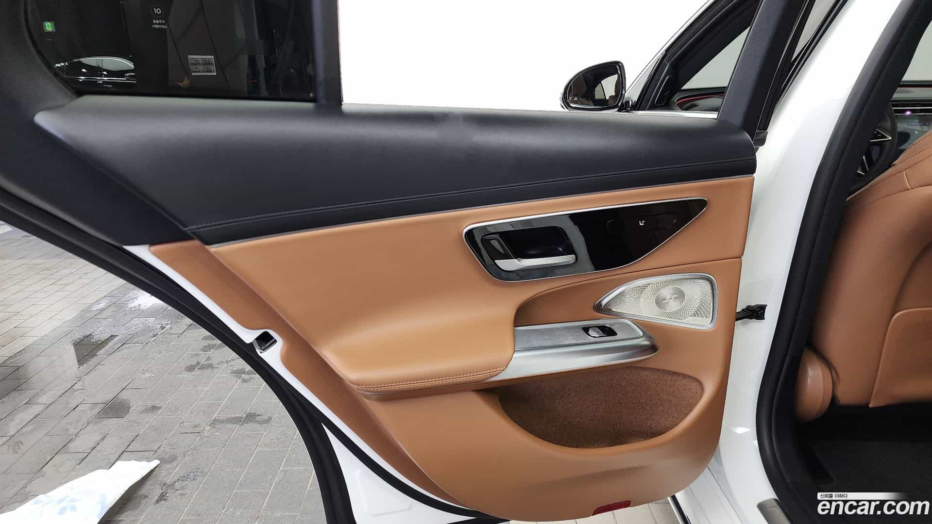 E-Class Mercedes-Benz 2024.4-INNER-035