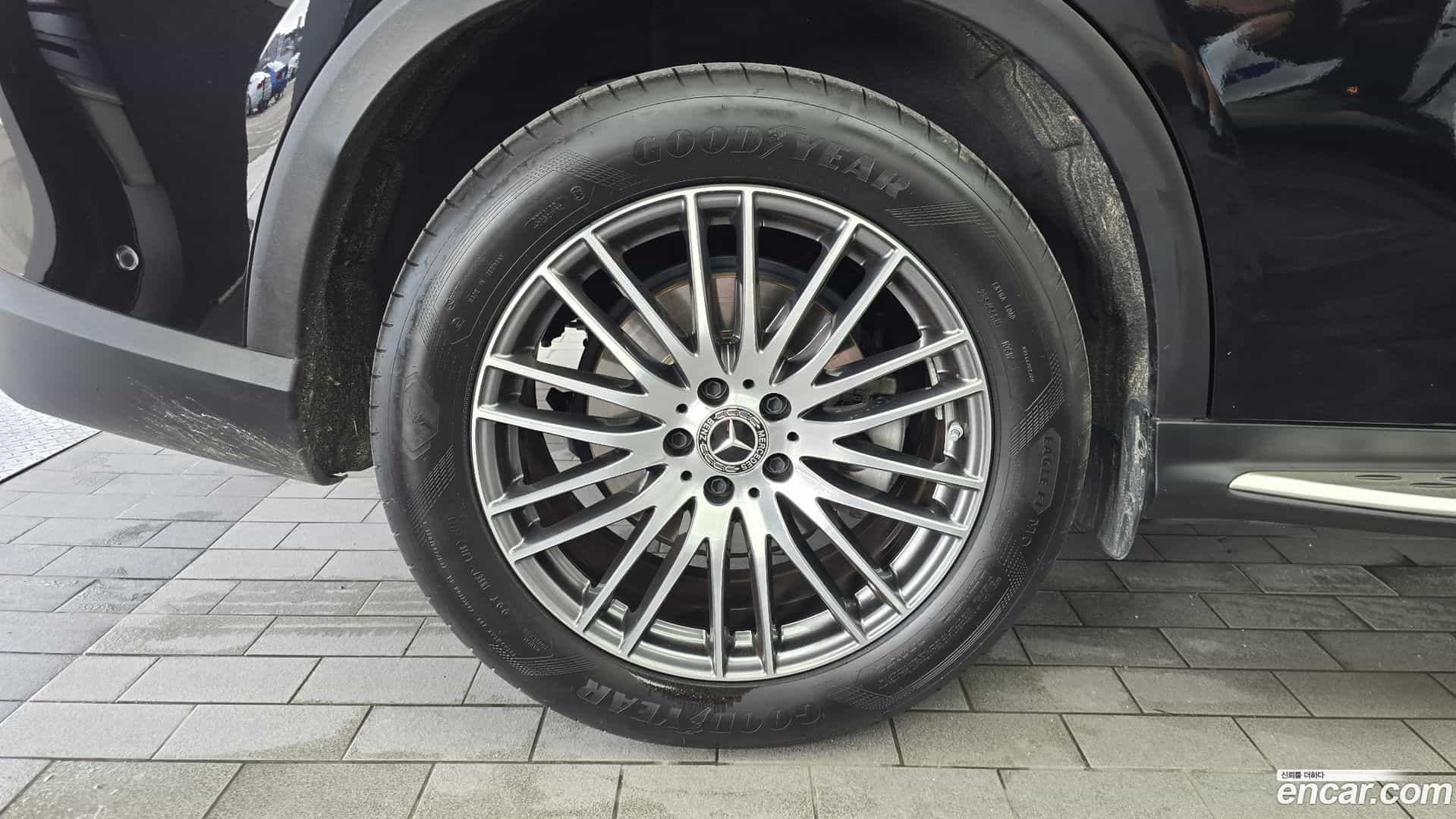 GLC-Class Mercedes-Benz 2025.0-OUTER-005