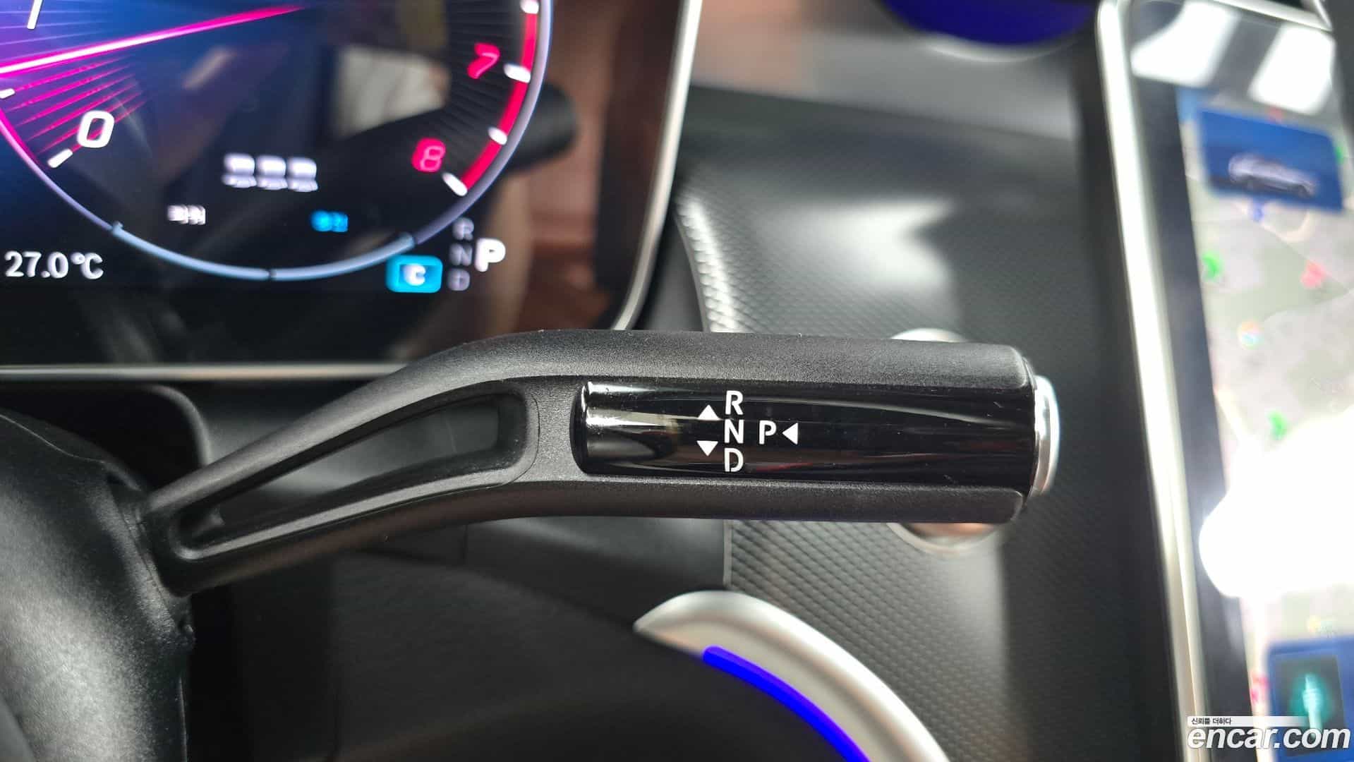 GLC-Class Mercedes-Benz 2025.0-INNER-009