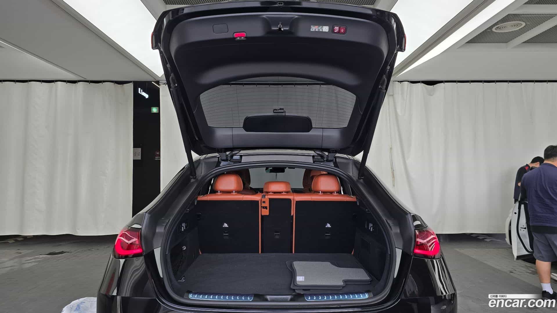 GLC-Class Mercedes-Benz 2025.0-OPTION-024