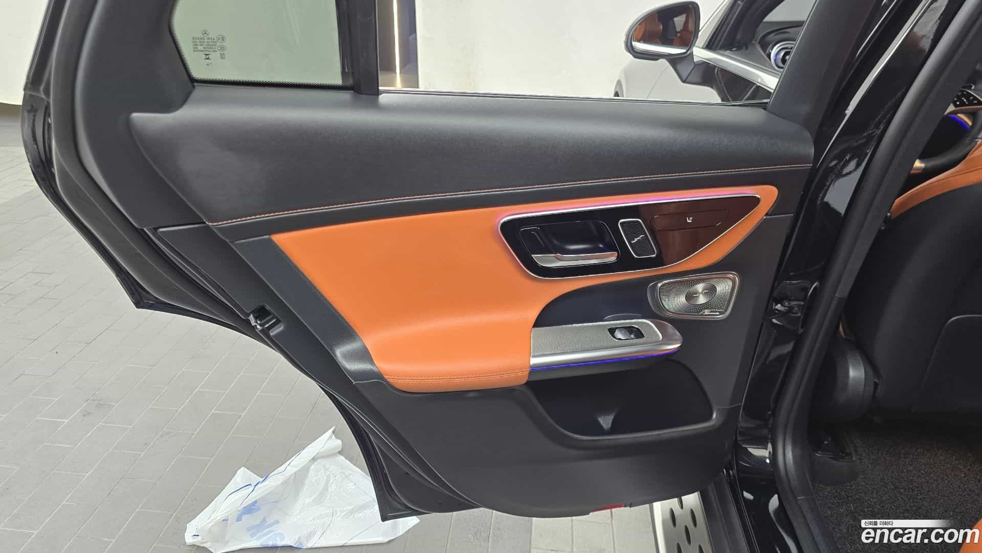 GLC-Class Mercedes-Benz 2025.0-INNER-035