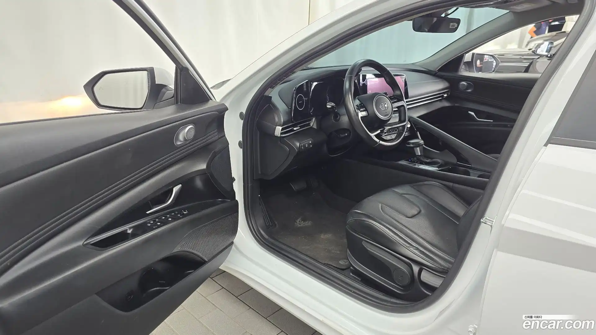 AVANTE Hyundai 2022.5-INNER-010