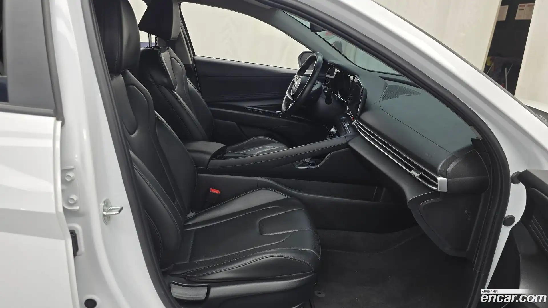AVANTE Hyundai 2022.5-INNER-036