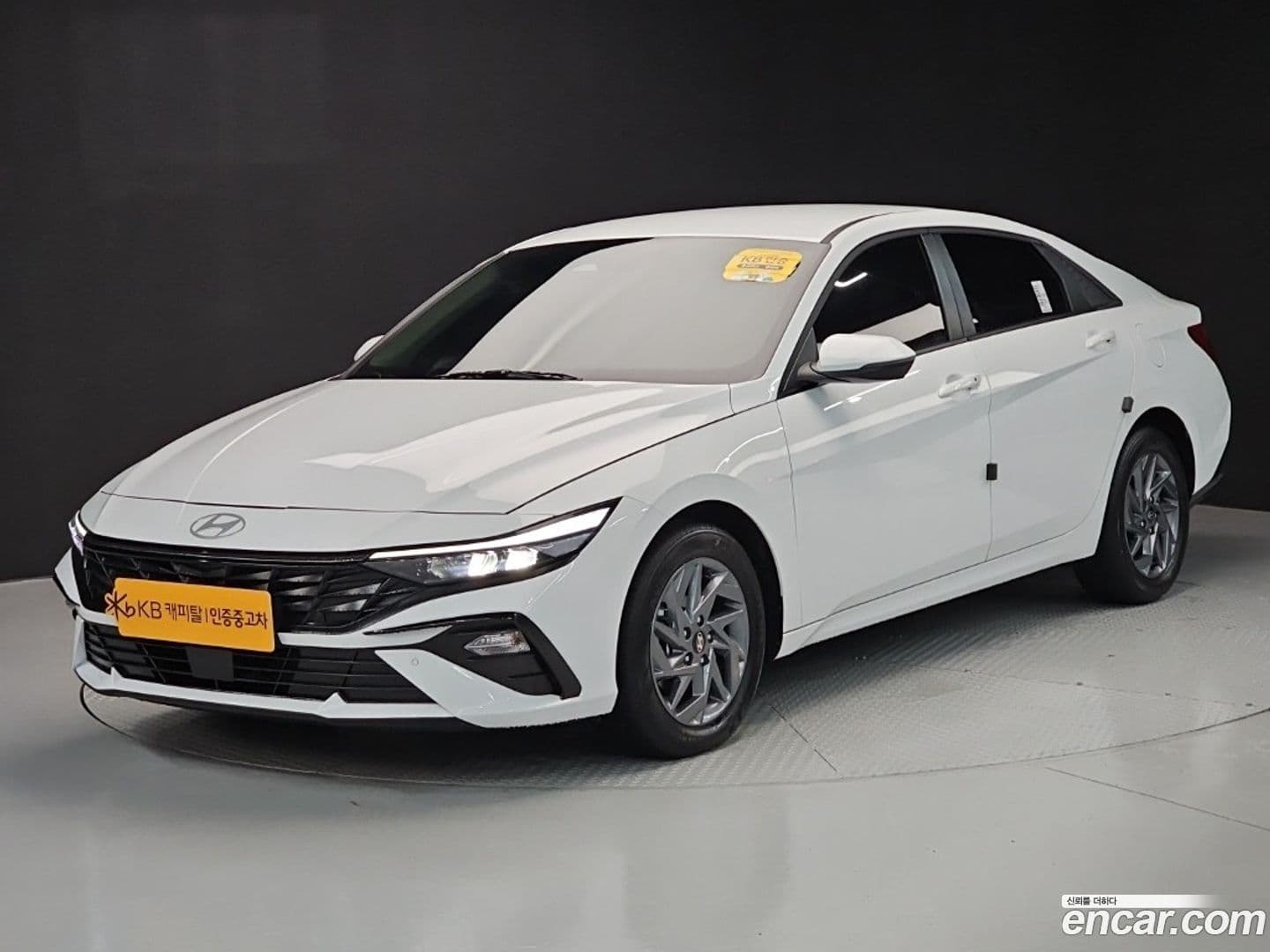 Main__Slider__Photo:AVANTE Hyundai 2025.3-0