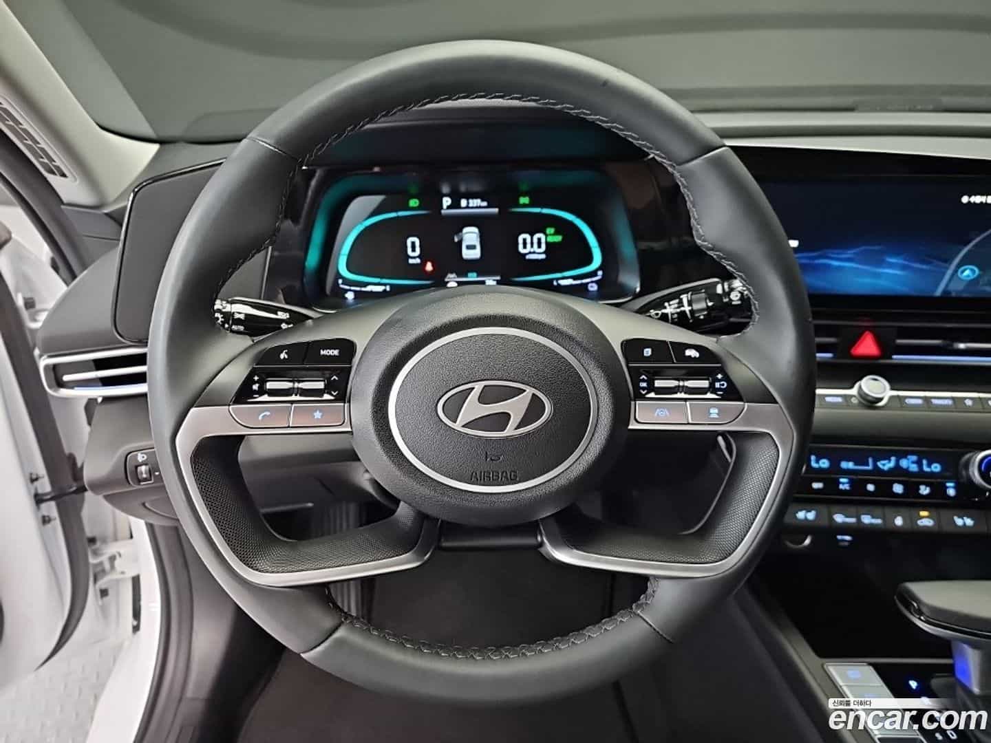 AVANTE Hyundai 2025.3-INNER-009