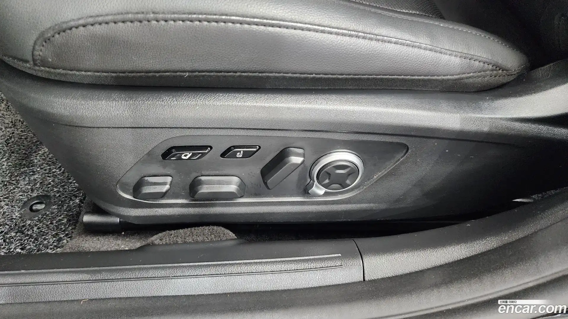 Grandeur Hyundai 2023.4-OPTION-044