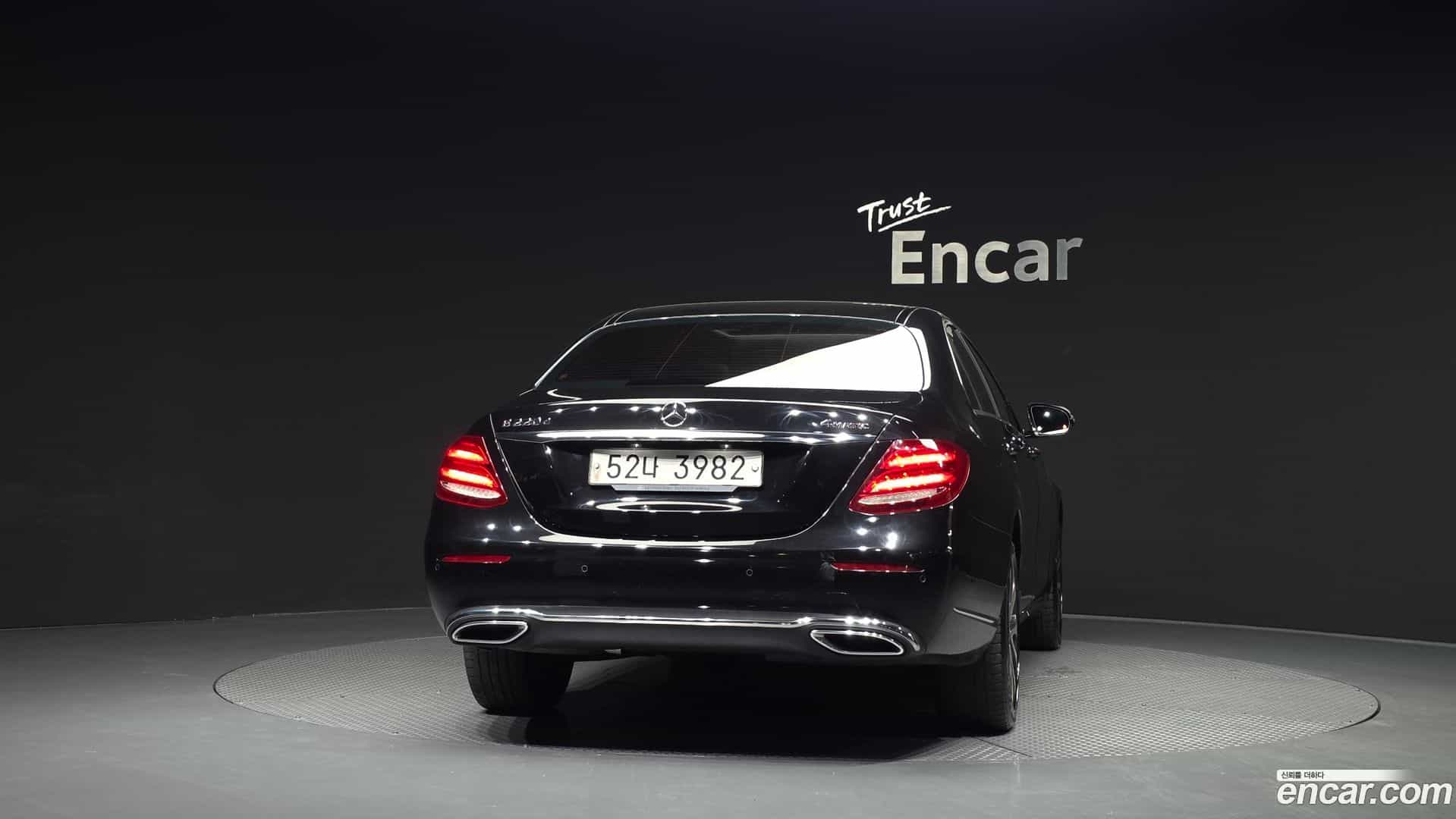 E-Class Mercedes-Benz 2018.6-OUTER-004