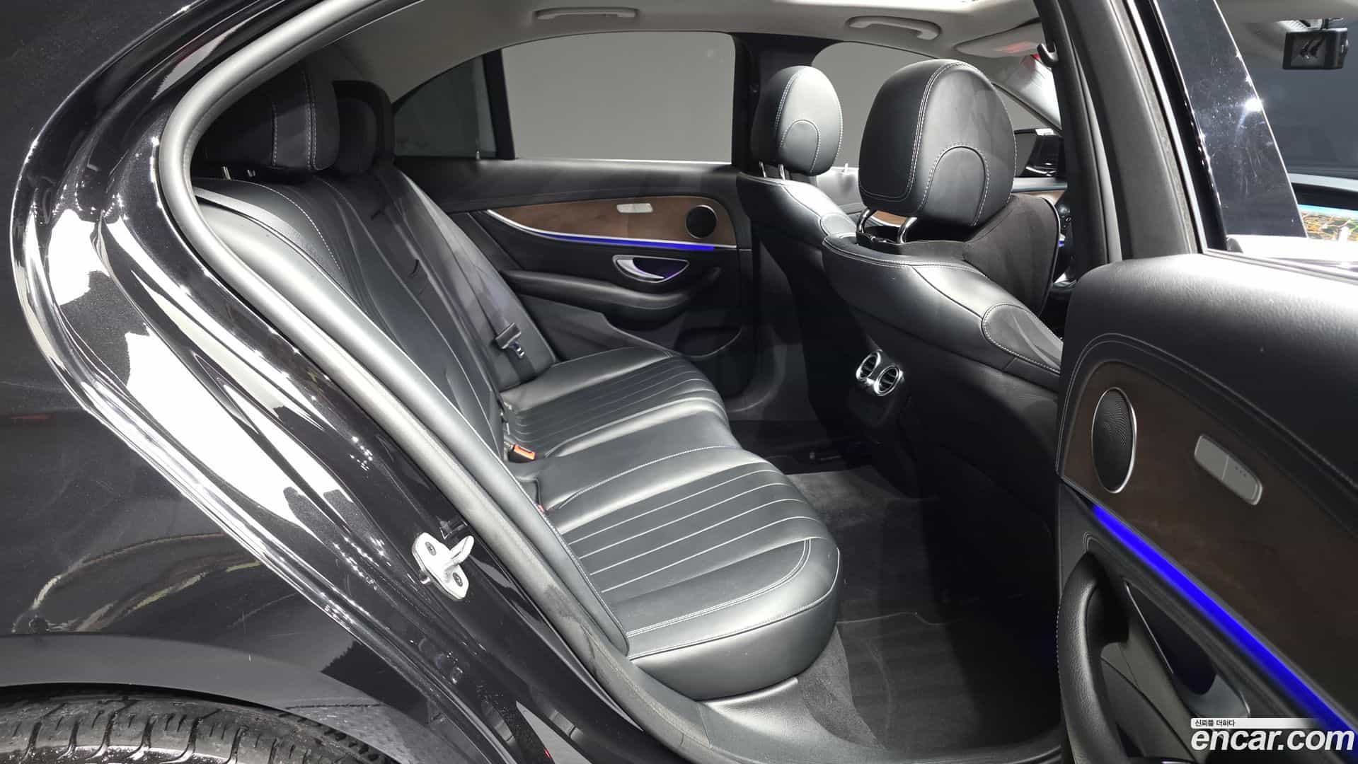 E-Class Mercedes-Benz 2018.6-OPTION-016