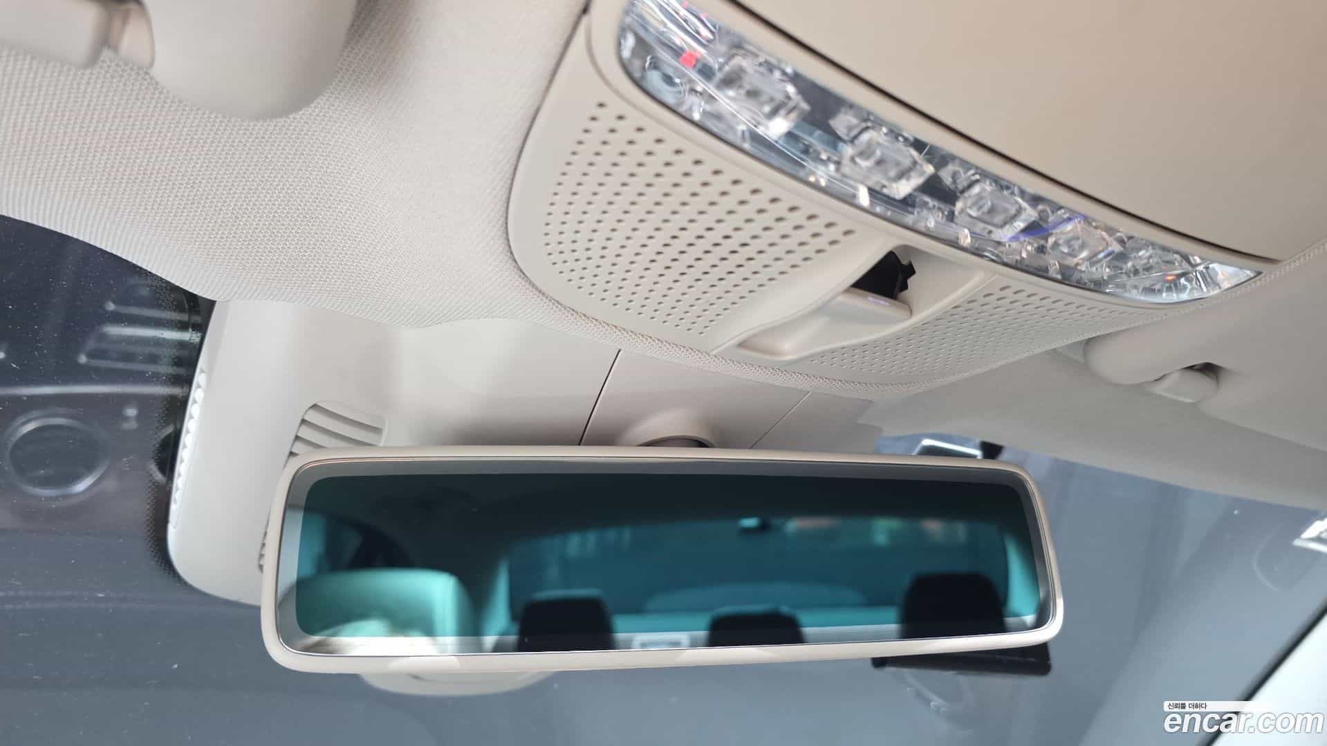 E-Class Mercedes-Benz 2018.6-OPTION-021