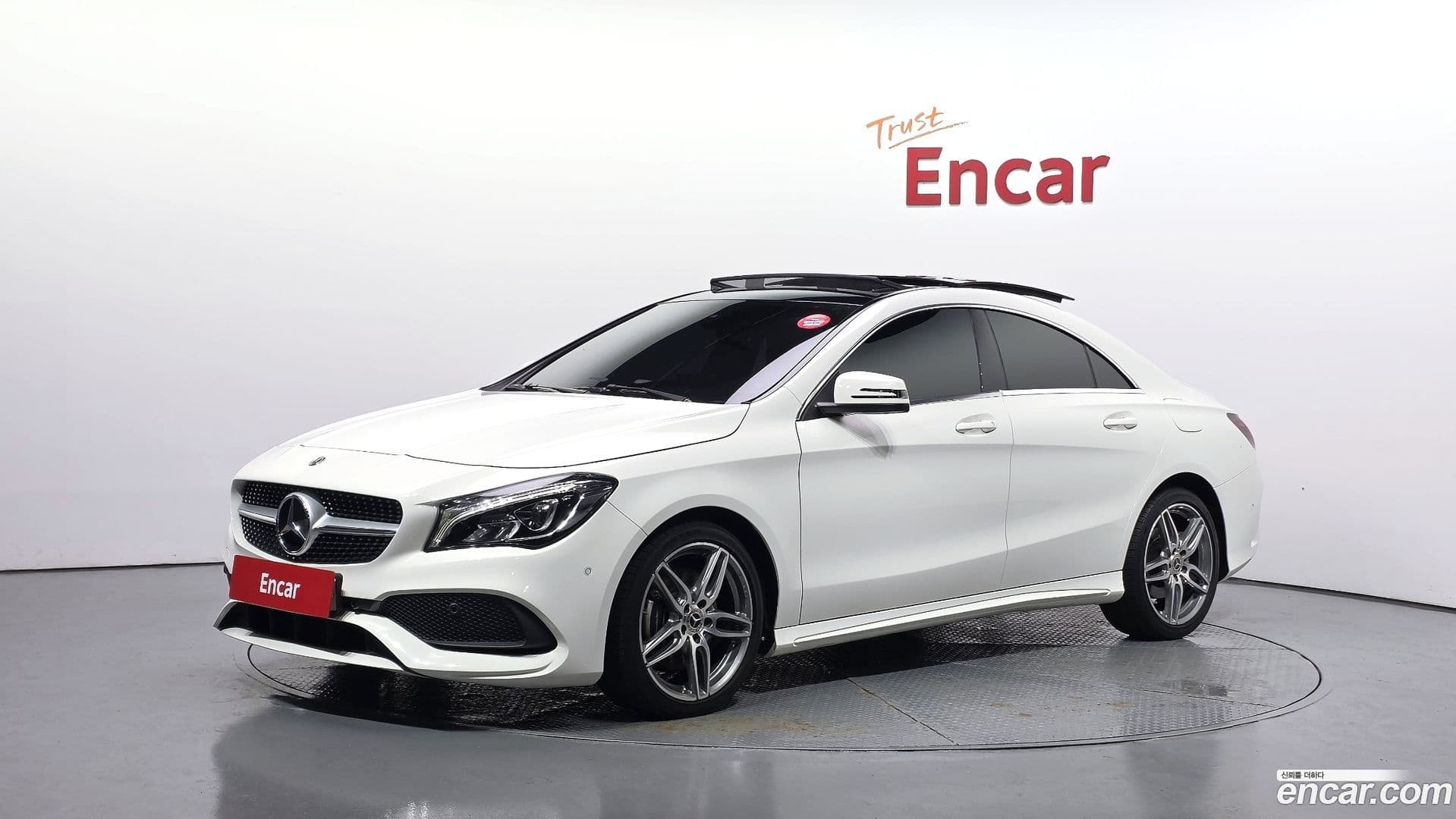 Main__Slider__Photo:CLA-Class Mercedes-Benz 2018.0-0