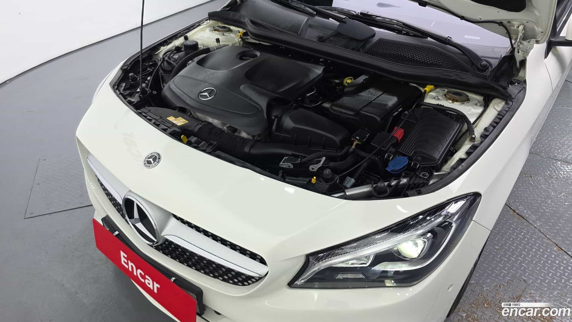 CLA-Class Mercedes-Benz 2018.0-OUTER-006
