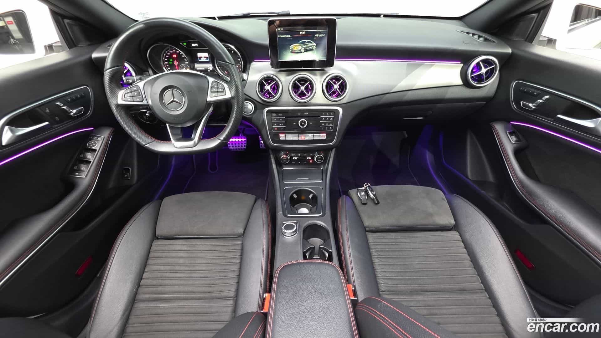 CLA-Class Mercedes-Benz 2018.0-INNER-007