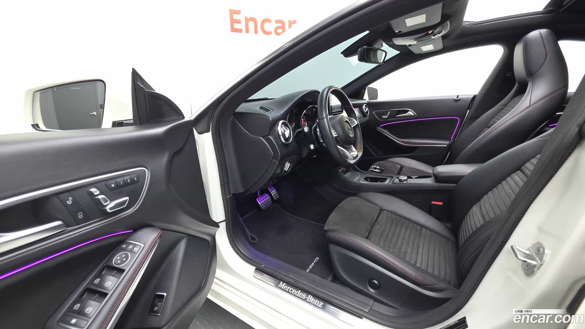 CLA-Class Mercedes-Benz 2018.0-INNER-010