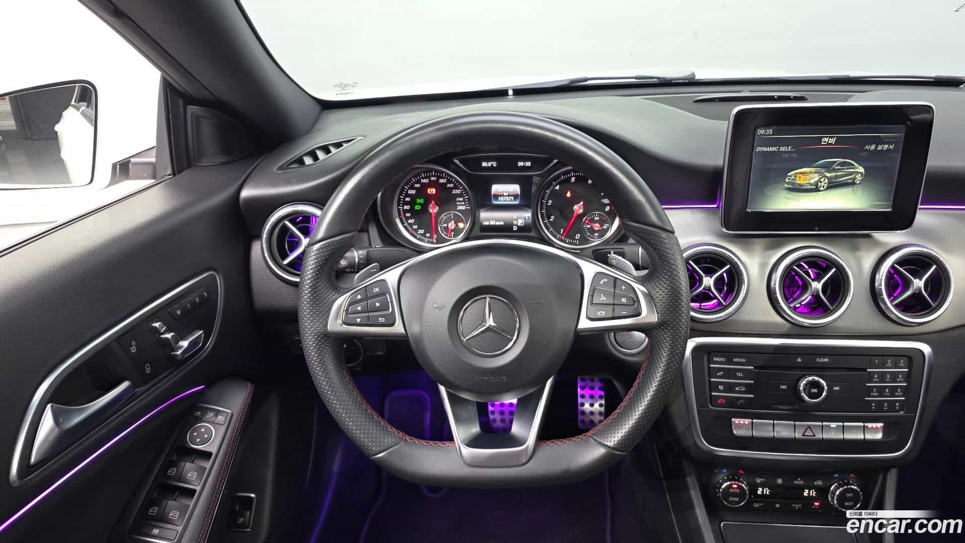 CLA-Class Mercedes-Benz 2018.0-OPTION-018