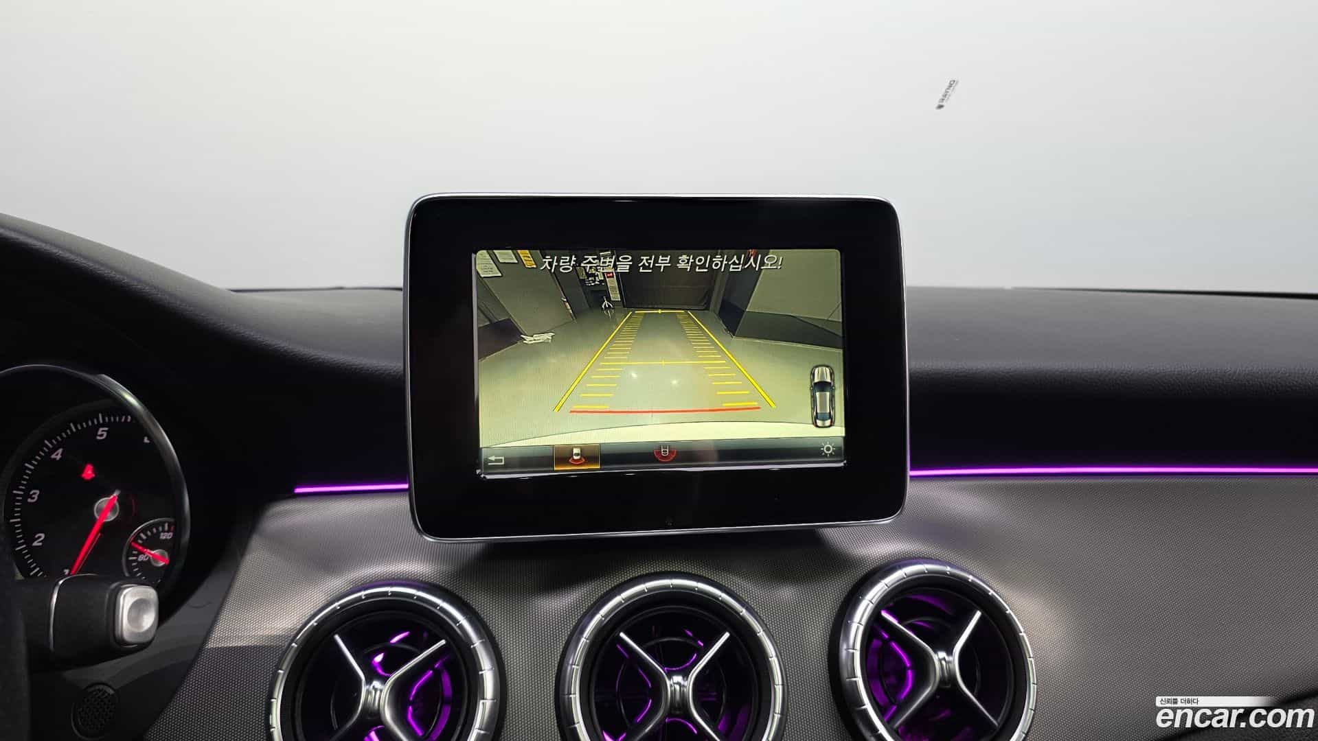 CLA-Class Mercedes-Benz 2018.0-OPTION-019