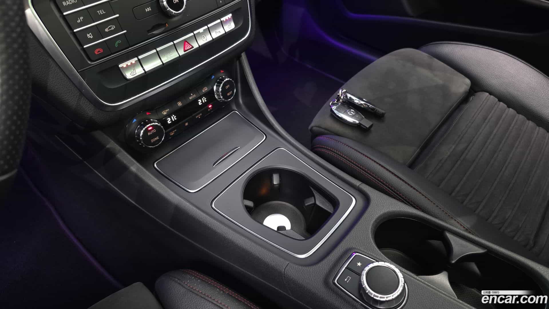 CLA-Class Mercedes-Benz 2018.0-OPTION-022