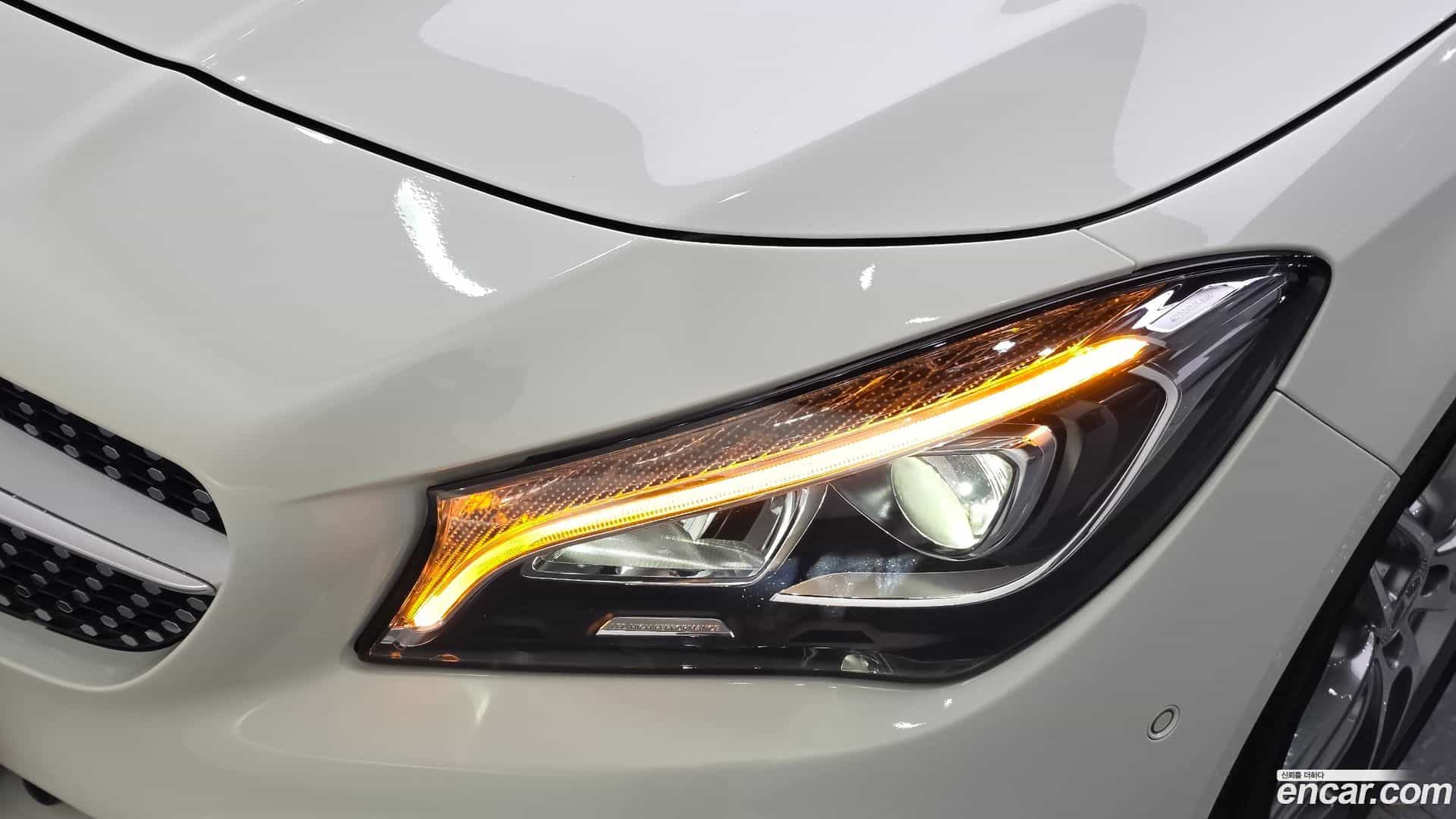 CLA-Class Mercedes-Benz 2018.0-OUTER-032