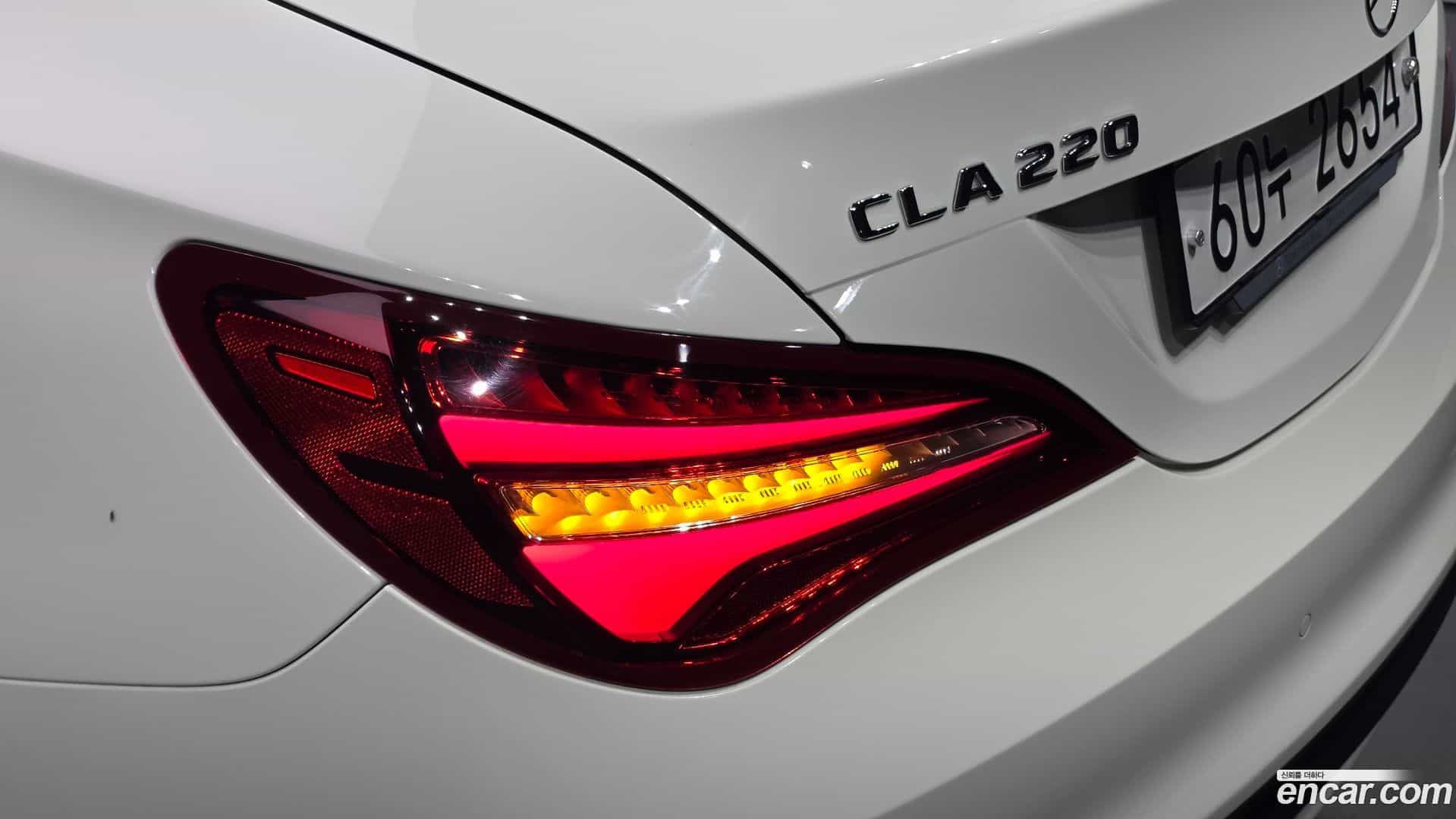 CLA-Class Mercedes-Benz 2018.0-OUTER-033