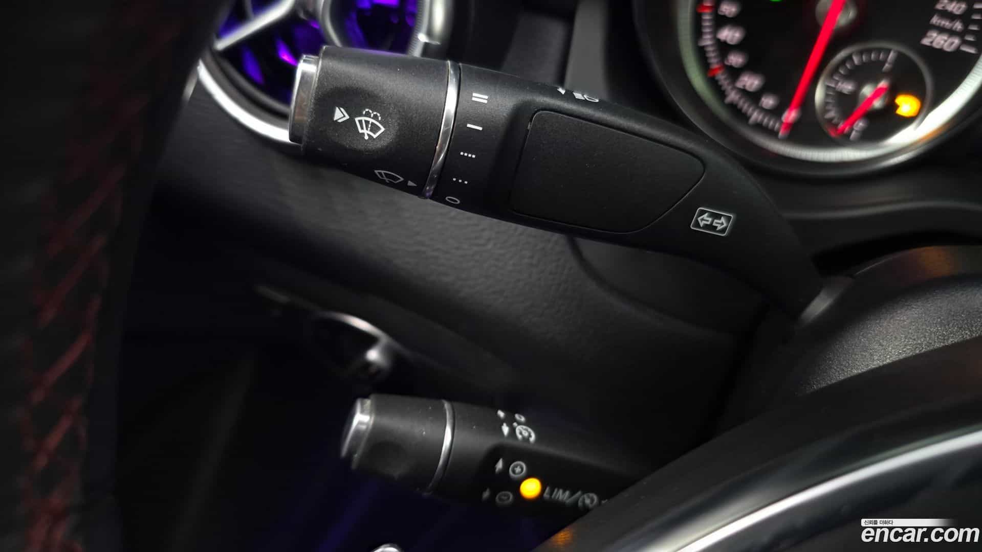CLA-Class Mercedes-Benz 2018.0-OPTION-040