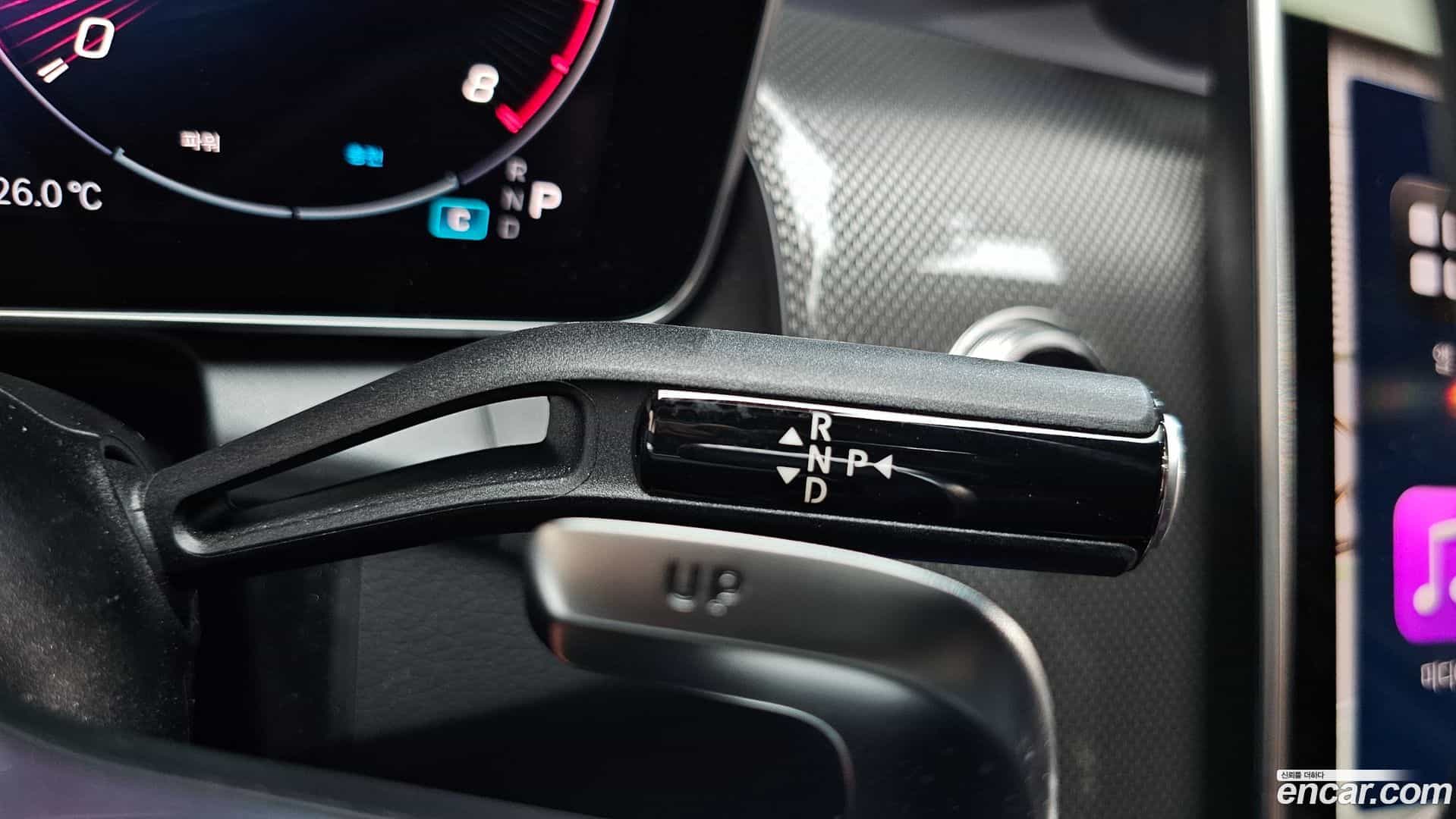GLC-Class Mercedes-Benz 2025.3-INNER-009