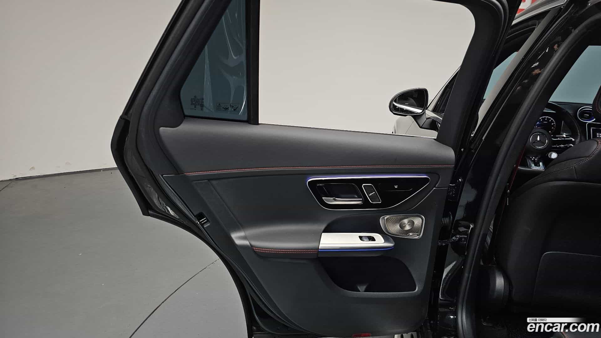 GLC-Class Mercedes-Benz 2025.3-INNER-035