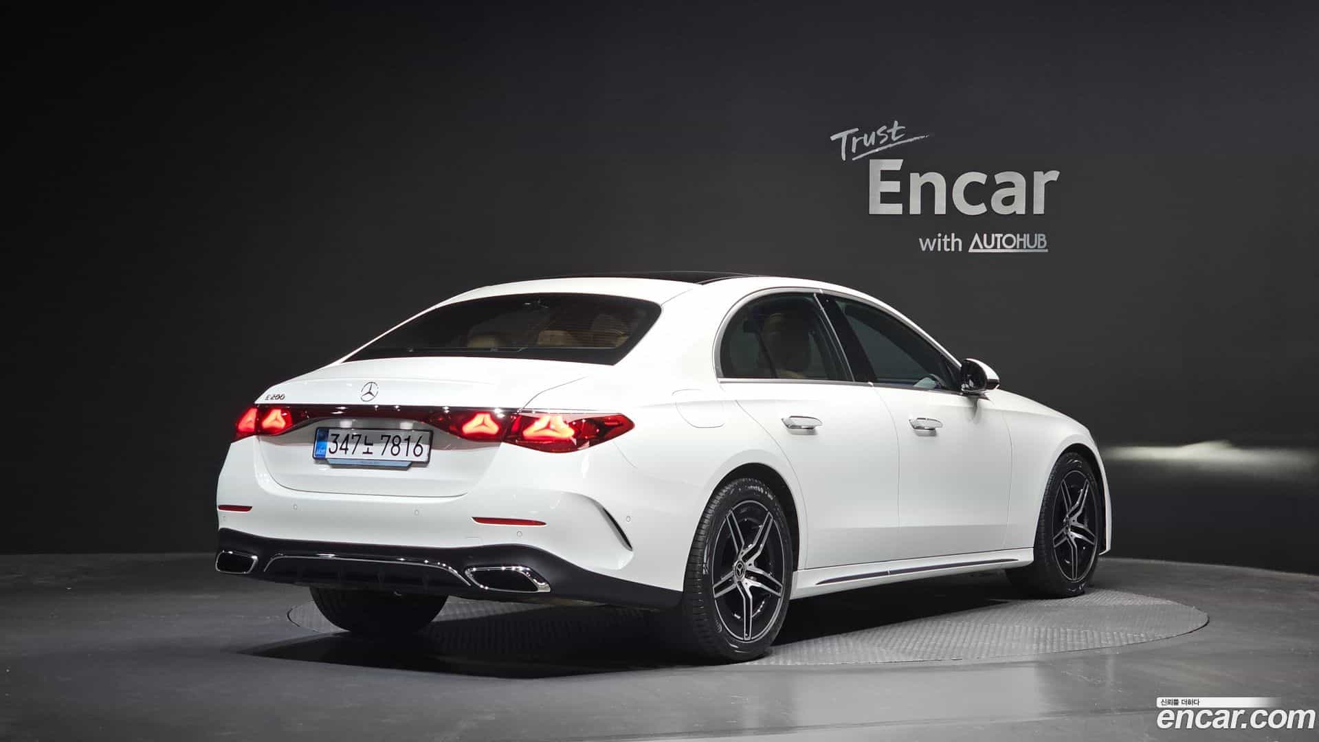 E-Class Mercedes-Benz 2025.8-OUTER-002