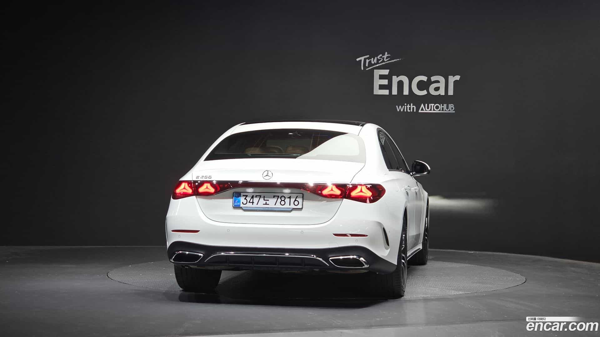 E-Class Mercedes-Benz 2025.8-OUTER-004