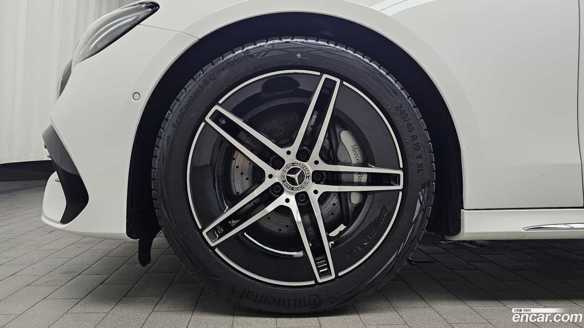 E-Class Mercedes-Benz 2025.8-OUTER-005