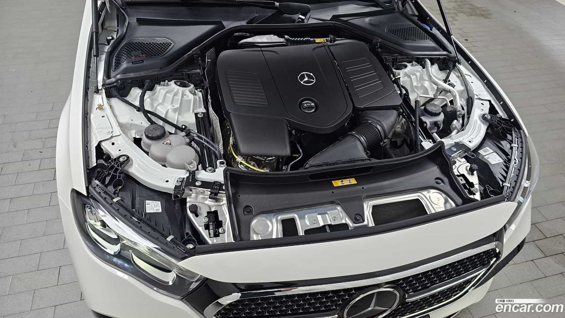 E-Class Mercedes-Benz 2025.8-OUTER-006