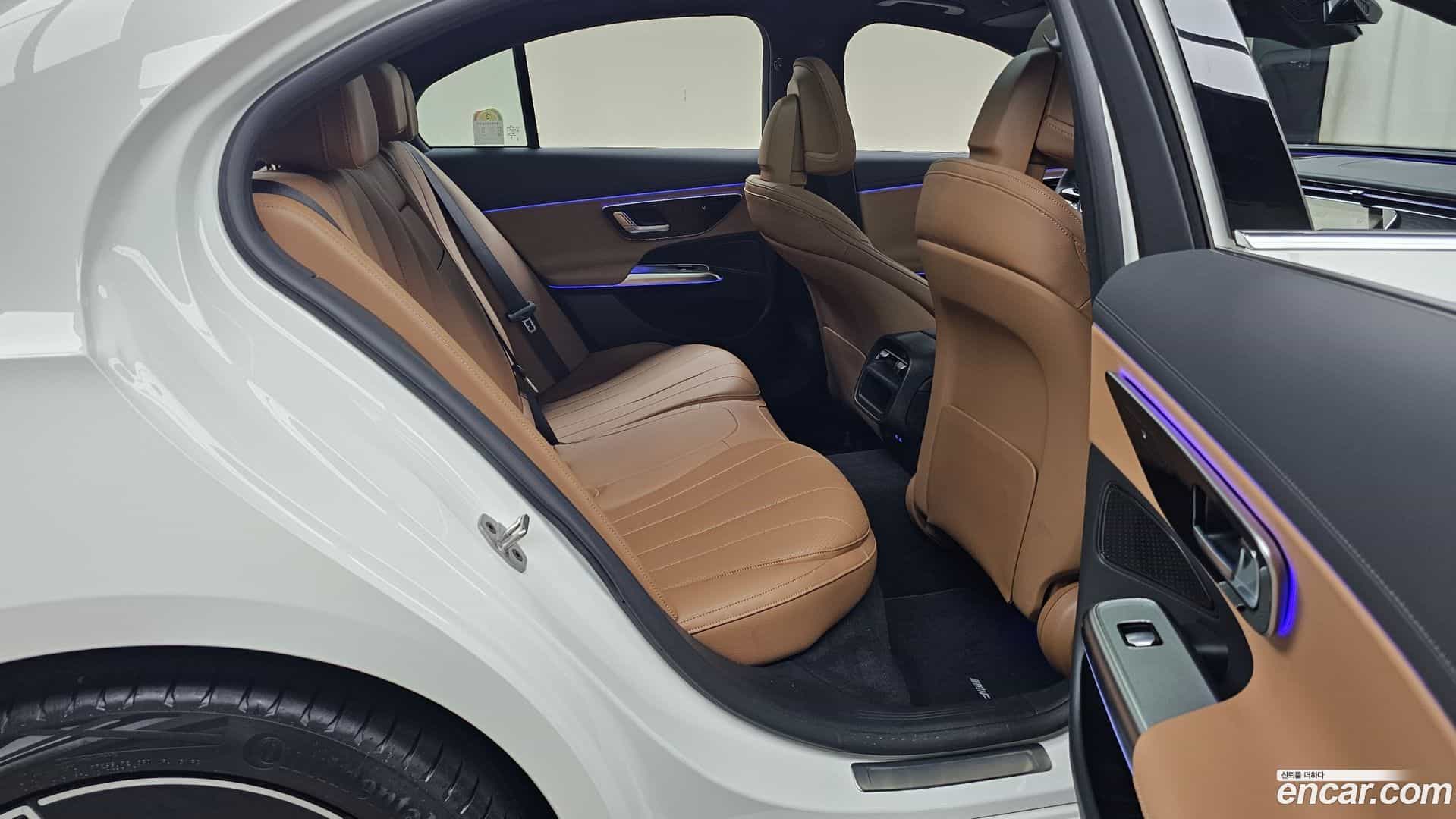 E-Class Mercedes-Benz 2025.8-OPTION-015