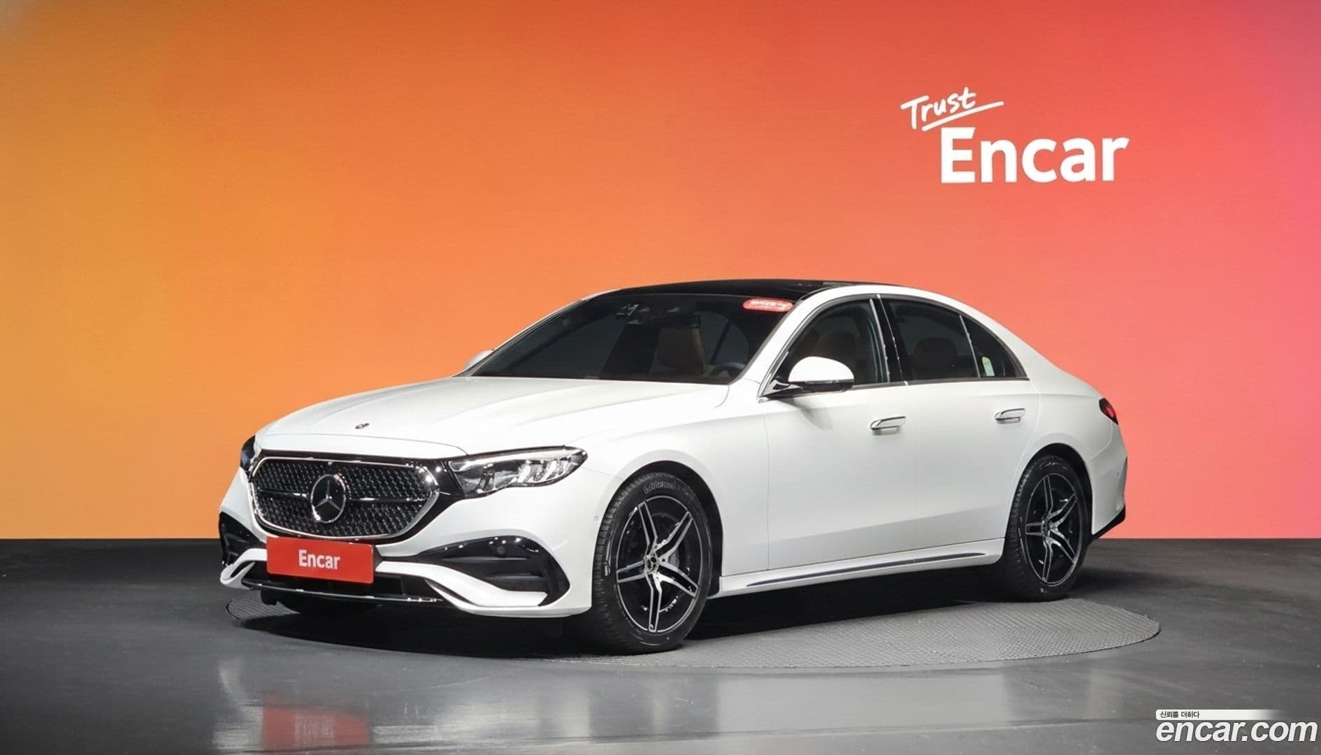 Main__Slider__Photo:E-Class Mercedes-Benz 2025.8-0