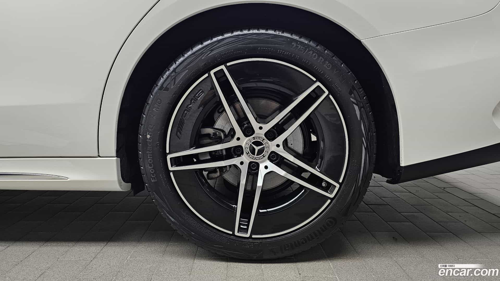 E-Class Mercedes-Benz 2025.8-OUTER-031