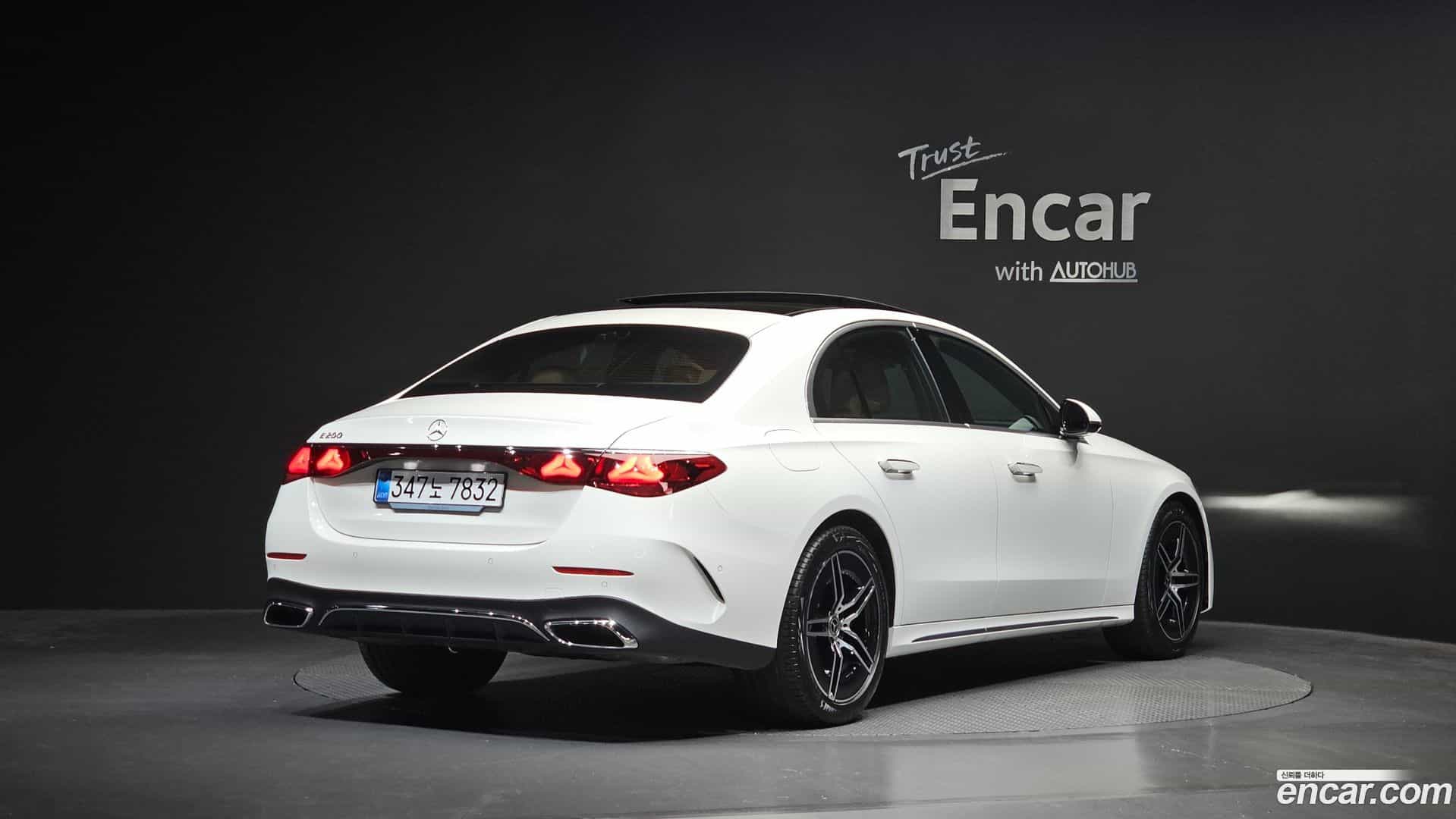 E-Class Mercedes-Benz 2025.8-OUTER-002