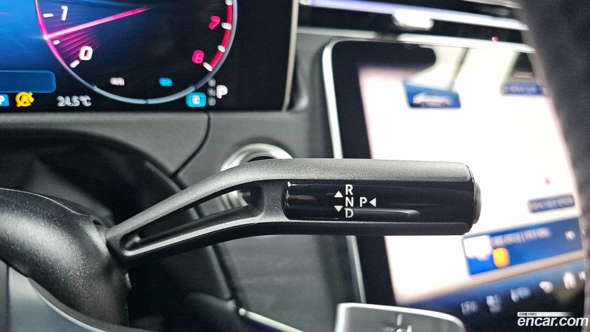 E-Class Mercedes-Benz 2025.8-INNER-009