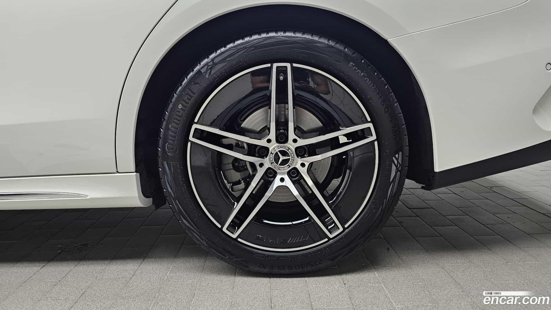 E-Class Mercedes-Benz 2025.8-OUTER-031