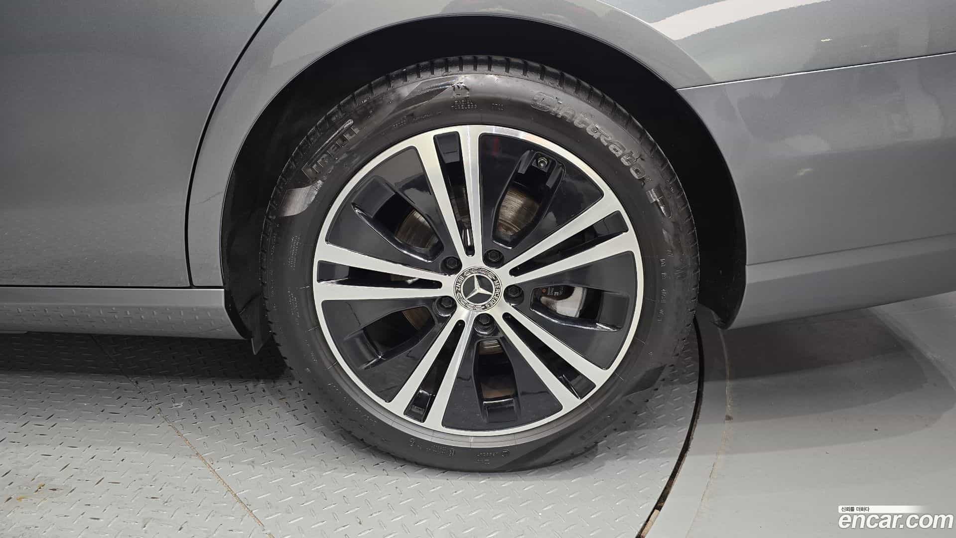 E-Class Mercedes-Benz 2021.5-OUTER-031