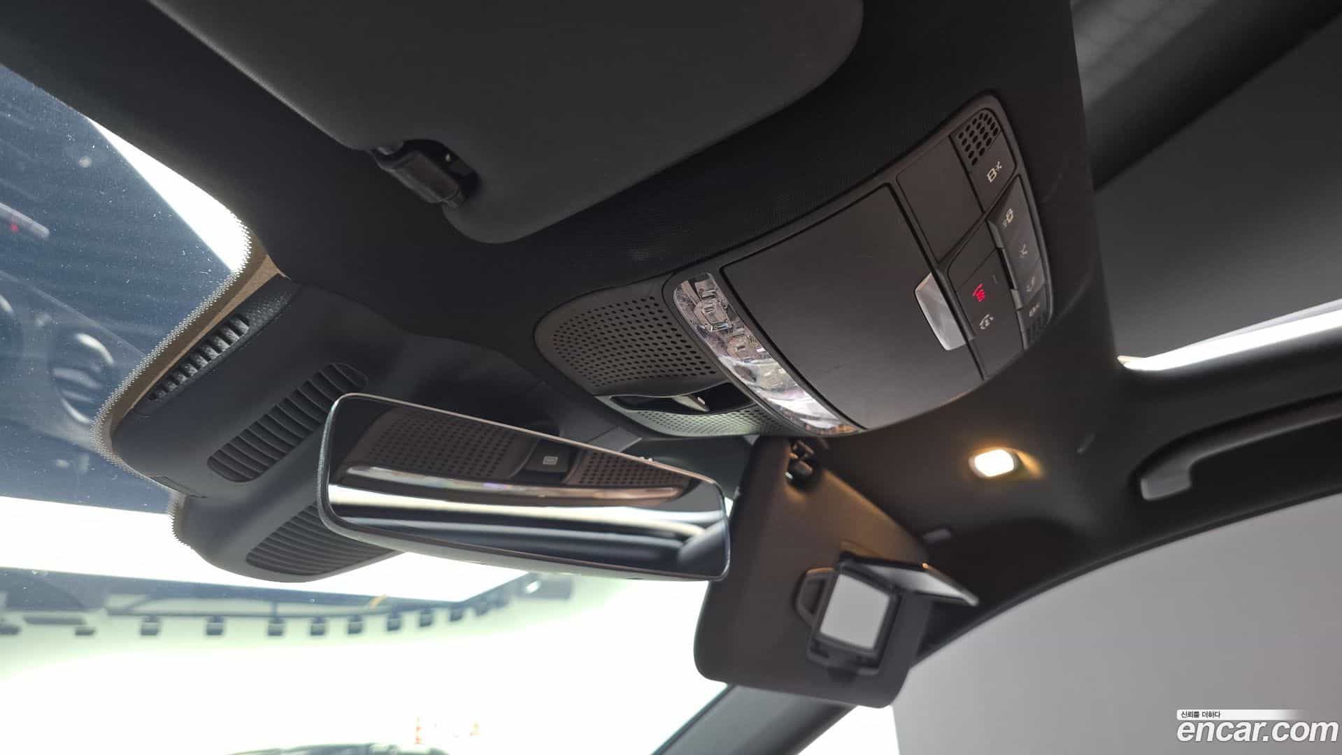 E-Class Mercedes-Benz 2021.5-OPTION-041