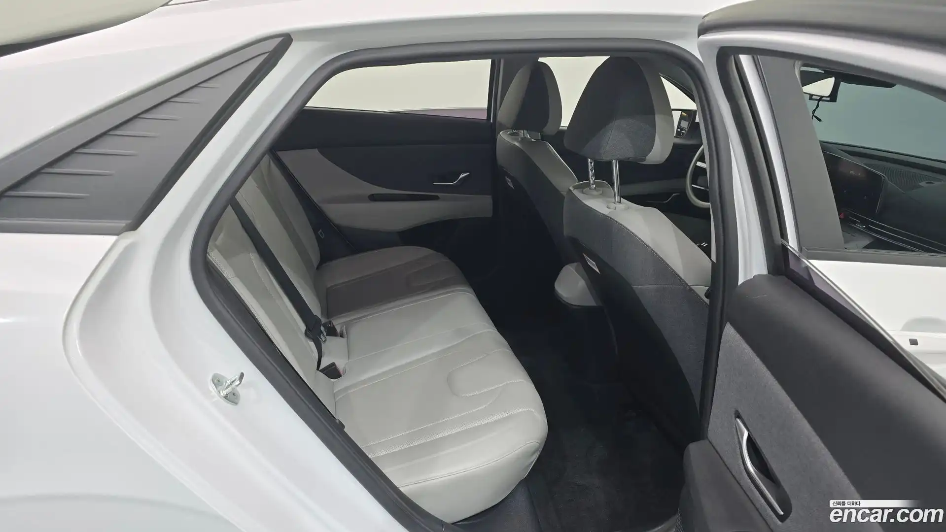 AVANTE Hyundai 2020.11-OPTION-015
