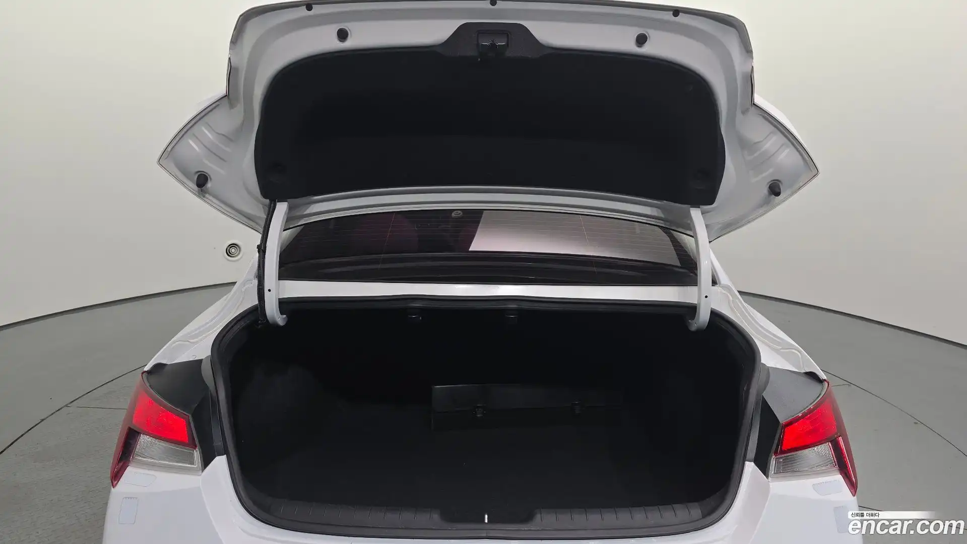 AVANTE Hyundai 2020.11-OPTION-022