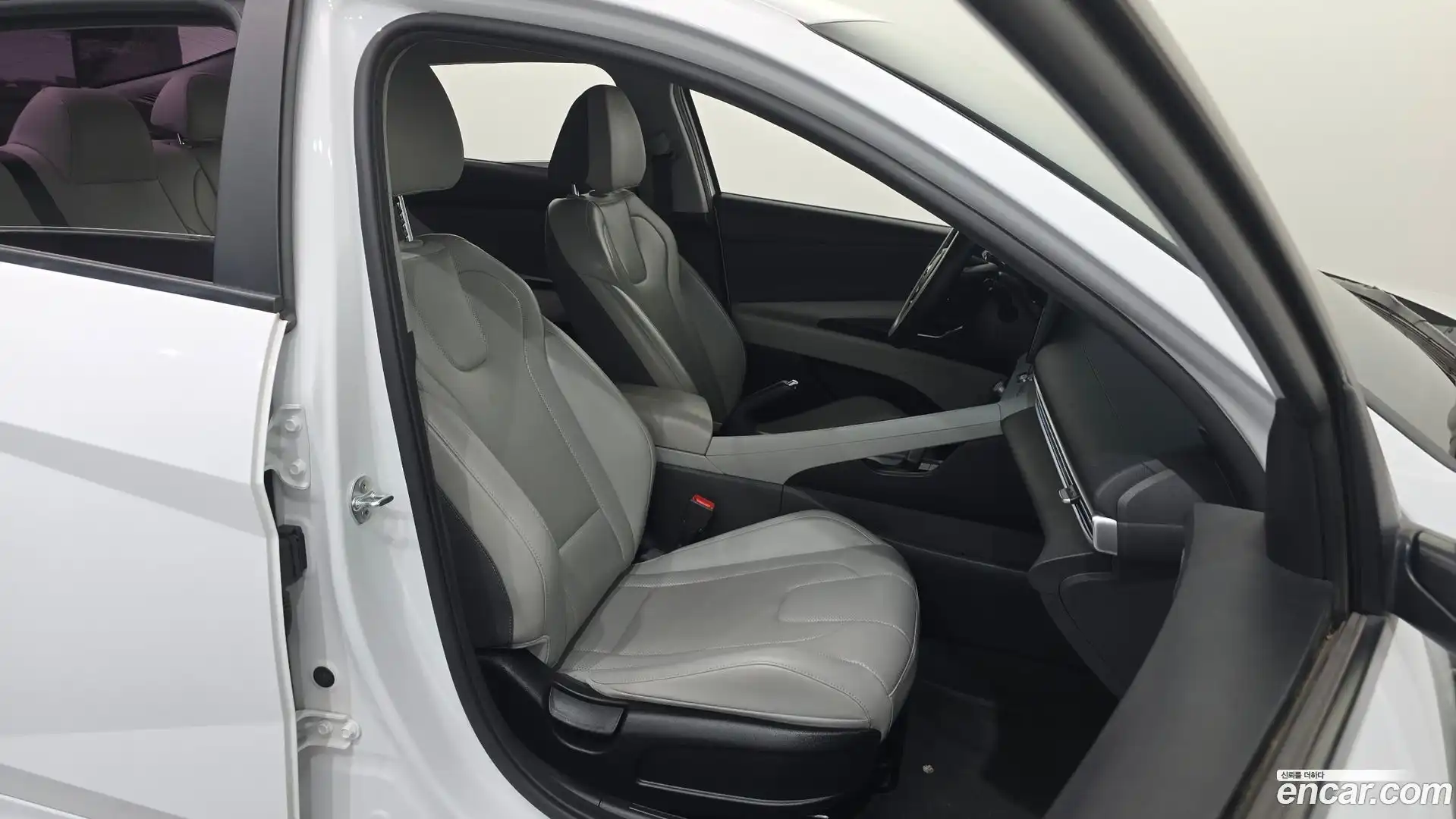 AVANTE Hyundai 2020.11-INNER-036