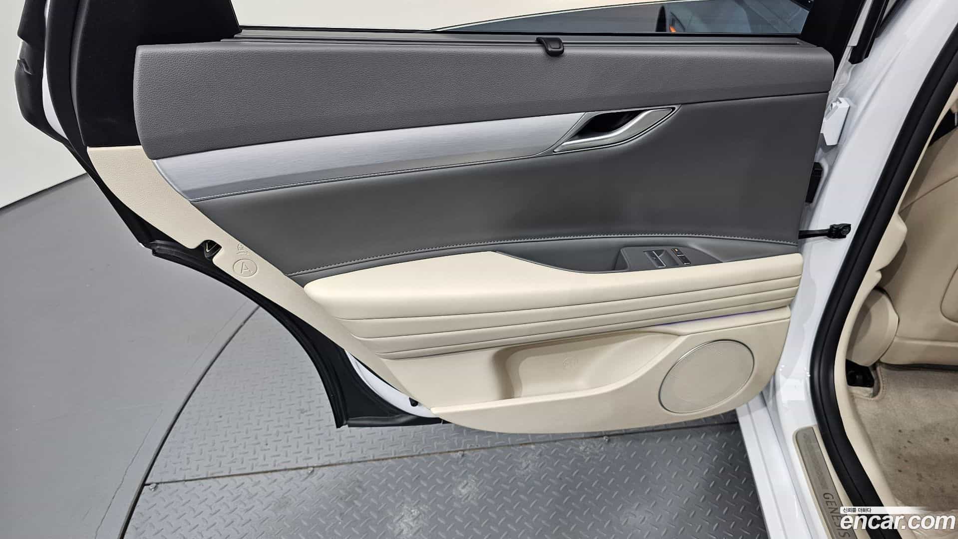 G80 Genesis 2024.6-INNER-035